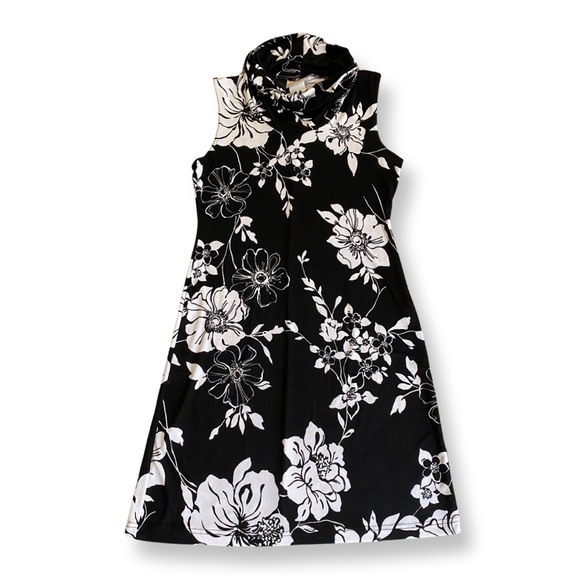 Expressions Hawaiian Dress - Picture 2 of 5